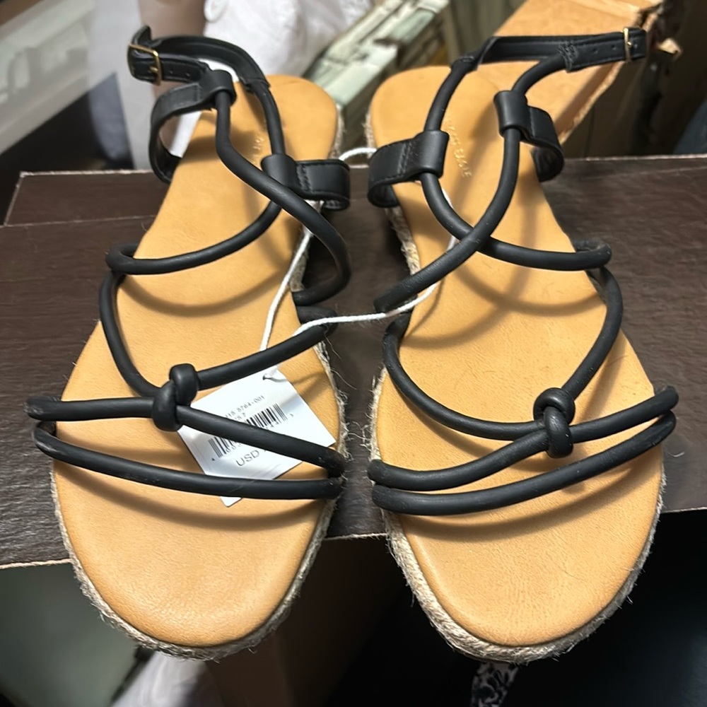 American Eagle Sandals